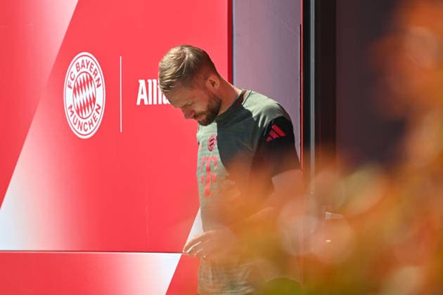 Konrad LAIMER Bayern Muenchen comes out of the dressing room Final training Bayern Muenchen on 27 04 2026 Football Champions League semi-final Paris Saint Germain PSG FC Bayern Muenchen on 28 04 2026