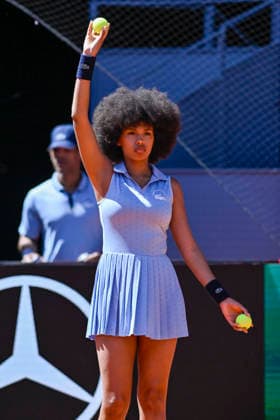 April 27, 2026, Madrid, Madrid, Spain: Girl picks up balls during the Mutua Madrid Open 2026, ATP, Tennis Herren Masters 1000 and WTA, Tennis Damen 1000 tennis tournament, celebrated at Caja Magica on April 26, 2026 in Madrid, Spain. Madrid Spain - ZUMAc312 20260427_zsp_c312_276 Copyright: xOscarxManuelxSanchezx