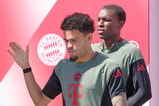 f l 14 Luis Diaz, 11 Nicolas Jackson, Portrait, Portrait, Football FC Bayern Munich final training before UEFA Champions League, against Paris Saint Germain 27 04 2026 Training ground, Säbenerstr PHOTO Mladen Lackovic LakoPress