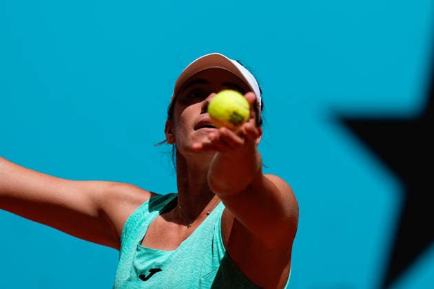 April 27, 2026, Madrid, Madrid, Spain: Solana Sierra of Argentina in action against Karolina Pliskova of Czech Republic during the Mutua Madrid Open 2026, ATP, Tennis Herren Masters 1000 and WTA, Tennis Damen 1000, at La Caja Magica on April 27, 2026 in Madrid, Spain. Madrid Spain - ZUMAa181 20260427_zaa_a181_220 Copyright: xDennisxAgyemanx