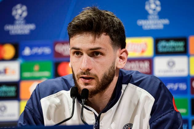 Paris, France April 27 Khvicha Kvaratskhelia of Paris Saint Germain talks during the training session press conference on day ahead of the UEFA Champions League 2025 26 Semi Final First Leg match between Paris Saint Germain and FC Bayern Munchen at Parc des Princes on April 27, 2026 in Paris, France Photo by JustPictures Paris Parc des Princes France Copyright: x x2026xEurasiaxSportxImagesx jp-en-EuSpIm-AB6_PSG_Pressconf_27Apr2026_PR131