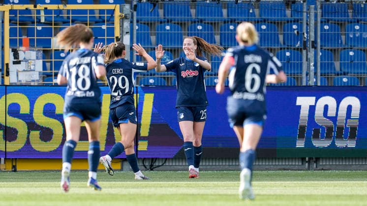 v li Valesca Ampoorter TSG, 18 , Selina Cerci TSG, 29 , Goalscorer Nikee van Dijk TSG, 25 , Vanessa Diehm TSG, 6 , TSG 1899 Hoffenheim players, celebrate the goal, celebrate the goal, goal, celebration, cheers about the goal, rejoicing, joy, rejoices, optimistic, positive, game scene, highlight, action, 27 04 2026, Sinsheim Hoffenheim Germany , Football, Google Pixel Women Bundesliga, TSG 1899 Hoffenheim 1 FC Köln, DFB DFL REGULATIONS PROHIBIT ANY USE OF PHOTOGRAPHS AS IMAGE SEQUENCES AND OR QUASI VIDEO xozx