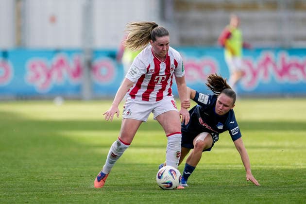 v li Adriana Achcinska Cologne, 9 , Marie Steiner TSG, 19 , duel, duel, tackle, tackling, dynamics, action, action, 27 04 2026, Sinsheim Hoffenheim Germany , Football, Google Pixel Women Bundesliga, TSG 1899 Hoffenheim 1 FC Köln, DFB DFL REGULATIONS PROHIBIT ANY USE OF PHOTOGRAPHS AS IMAGE SEQUENCES AND OR QUASI VIDEO xozx