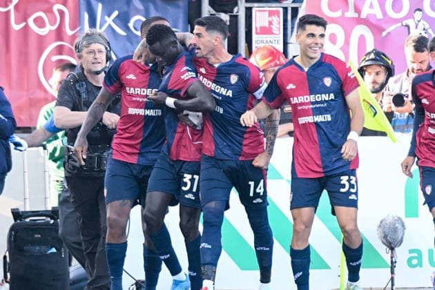 Cagliari s Paul Mendy celebrates after scoring the goal for 1-0 during the Serie A soccer match between Cagliari Calcio and Atalanta at the Unipol Domus in Cagliari, Sardinia - Monday 27th April. - Soccer  Copyright: x Â®xGianlucaxZuddas LaPressex