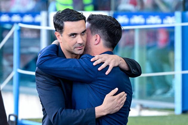 Cagliari s coach Fabio Pisacane and Atalanta s coach Raffaele Palladino prior the Serie A soccer match between Cagliari Calcio and Atalanta at the Unipol Domus in Cagliari, Sardinia - Monday 27th April. - Soccer  Copyright: x Â®xGianlucaxZuddas LaPressex