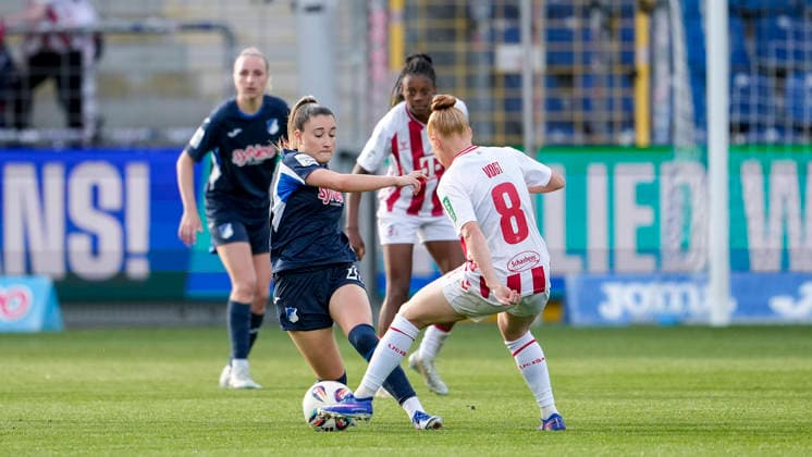 v li Janna Grimm TSG, 26 , Laura Vogt Köln, 8 , duel, duel, tackle, tackling, dynamics, action, action, 27 04 2026, Sinsheim Hoffenheim Germany , Soccer, Google Pixel Women Bundesliga, TSG 1899 Hoffenheim 1 FC Köln, DFB DFL REGULATIONS PROHIBIT ANY USE OF PHOTOGRAPHS AS IMAGE SEQUENCES AND OR QUASI VIDEO xozx