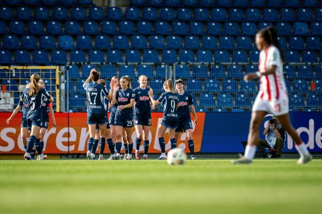 Franziska Harsch 17 TSG Hoffenheim , Nikee van Dijk 25 TSG Hoffenheim , Lisa Doorn 14 TSG Hoffenheim , Selina Cerci 29 TSG Hoffenheim and Wielle Douma 13 TSG Hoffenheim celebrate together at the Dietmar Hopp Stadium GPFBL TSG Hoffenheim 1 FC Köln, 27 04 2026 Copyright: xSpeedshotx