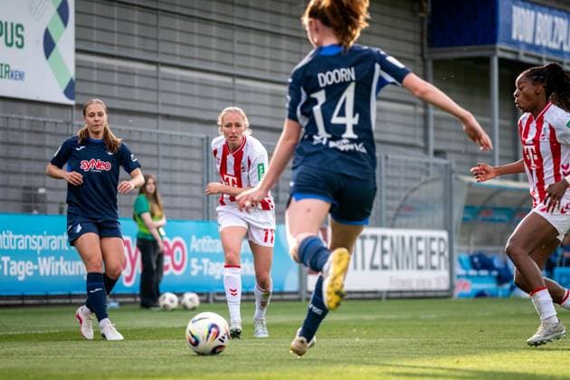 Jamilla Rankin 5 TSG Hoffenheim in a duel with Pauline Bremer 11 1 FC Köln at Dietmar Hopp Stadium GPFBL TSG Hoffenheim 1 FC Köln, 27 04 2026 Copyright: xSpeedshotx