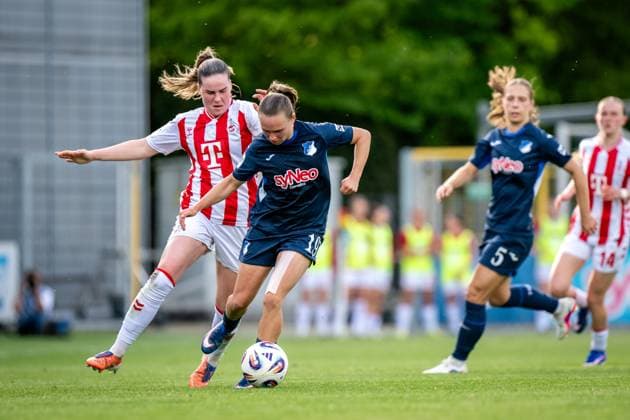 Adriana Achcinska 9 1 FC Köln in a duel with Marie Steiner 19 TSG Hoffenheim for the ball at Dietmar Hopp Stadium GPFBL TSG Hoffenheim 1 FC Köln, 27 04 2026 Copyright: xSpeedshotx