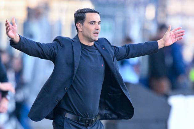 Atalanta s coach Raffaele Palladino during the Serie A soccer match between Cagliari Calcio and Atalanta at the Unipol Domus in Cagliari, Sardinia - Monday 27th April. - Soccer  Copyright: x Â®xGianlucaxZuddas LaPressex