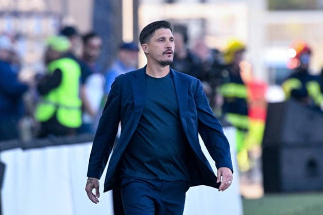 Cagliari s coach Fabio Pisacane during the Serie A soccer match between Cagliari Calcio and Atalanta at the Unipol Domus in Cagliari, Sardinia - Monday 27th April. - Soccer  Copyright: x Â®xGianlucaxZuddas LaPressex