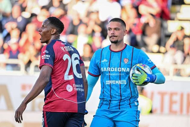 Yerri Mina of Cagliari Calcio, Elia Caprile of Cagliari Calcio during Cagliari Calcio vs Atalanta BC, Italian soccer Serie A match in Cagliari, Italy, April 27 2026  Copyright: xLuigixCanu IPAxSportx xipa-agency.netx xx IPA_74276539 IPA_Agency_IPA74276539