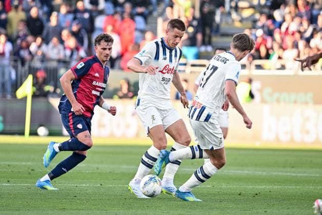 Mario Pasalic of Atalanta during Cagliari Calcio vs Atalanta BC, Italian soccer Serie A match in Cagliari, Italy, April 27 2026  Copyright: xLuigixCanu IPAxSportx xipa-agency.netx xx IPA_74276564 IPA_Agency_IPA74276564