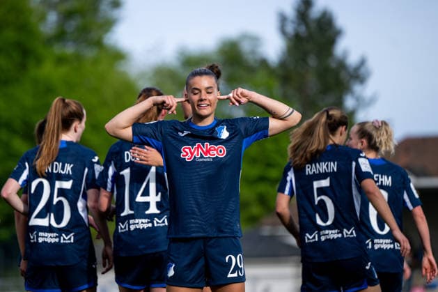 TSG Hoffenheim vs 1 FC Köln, Soccer Women Bundesliga, Matchday 23 27 04 2026, Dietmar Hopp Stadion, Hoffenheim, TSG Hoffenheim vs 1 FC Köln, Soccer Women Bundesliga, Matchday 23, in the picture Selina Cerci TSG Hoffenheim, 29 and team cheer about the goal to 2 0, nordphotoxGmbHx xMemmler nph00005