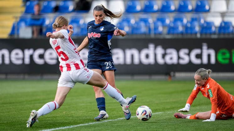 from left Celina Degen Cologne, 5 , goal scorer Selina Cerci TSG, 29 curves around Lisa Schmitz goalkeeper, goalkeeper, Cologne, 1 and scores the goal to 5 2, goal, goal success, highlight, action, action, game scene, 27 04 2026, Sinsheim Hoffenheim Germany , Soccer, Google Pixel Women Bundesliga, TSG 1899 Hoffenheim 1 FC Köln, DFB DFL REGULATIONS PROHIBIT ANY USE OF PHOTOGRAPHS AS IMAGE SEQUENCES AND OR QUASI VIDEO xozx
