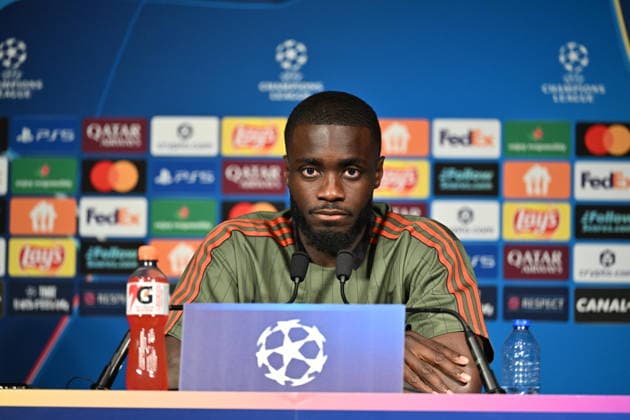 Ahead of PSG v FC Bayern Munich - UEFA Champions League PARIS, FRANCE - APRIL 27: Bayern Munich head coach Vincent Jean Mpoy Kompany (not seen) and player Dayot Upamecano attend a press conference, PK, Pressekonferenz ahead of the UEFA Champions League semi-final first leg match between Paris Saint-Germain and FC Bayern Munich at Parc des Princes in Paris, France on April 27, 2026. Mustafa Yalcin Anadolu Paris France. Editorial use only. Please get in touch for any other usage.  Copyright: x2026xAnadoluxMustafaxYalcinx
