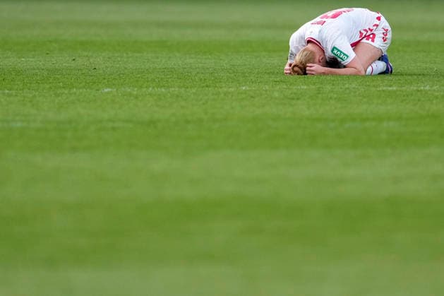Laura Vogt Köln, 8 , player, player of 1 FC Köln, disappointed about the defeat, disappointment after the final whistle, highlight, loser, lost, frustration, disappointed, pessimistic, 27 04 2026, Sinsheim Hoffenheim Germany , Football, Google Pixel Women Bundesliga, TSG 1899 Hoffenheim 1 FC Köln, DFB DFL REGULATIONS PROHIBIT ANY USE OF PHOTOGRAPHS AS IMAGE SEQUENCES AND OR QUASI VIDEO xozx