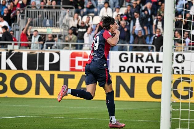 Gennaro Borrelli of Cagliari Calcio, Esultanza, Joy, Celebration After scoring goal, during Cagliari Calcio vs Atalanta BC, Italian soccer Serie A match in Cagliari, Italy, April 27 2026  Copyright: xLuigixCanu IPAxSportx xipa-agency.netx xx IPA_74277303 IPA_Agency_IPA74277303