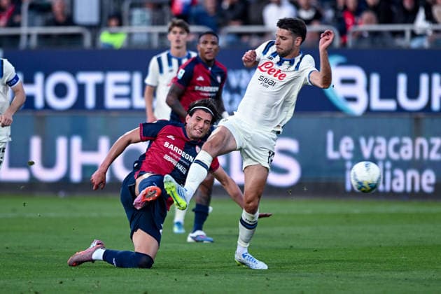 Cagliari s Gennaro Borrelli in action during the Serie A soccer match between Cagliari Calcio and Atalanta at the Unipol Domus in Cagliari, Sardinia - Monday 27th April. - Soccer  Copyright: x Â®xGianlucaxZuddas LaPressex