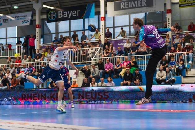 03 with a throw on goal by Christian Simonsen TSV Bayer Dormagen, 20 TSV Dormagen vs 1 VFL Potsdam, Handball, 2 HBL, Matchday 29, Season 2025 26, 27 04 2026, TSV Dormagen vs 1 VFL Potsdam, Handball, 2 HBL, Matchday 29, Season 2025 26, 27 04 2026 Dormagen Copyright: xEibner-Pressefoto LukasxBaldygax EP_LBA