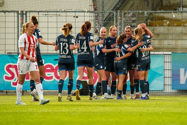 Germany Soccer Google Pixel Women Bundesliga 2025 2026 , 23 Matchday TSG Hoffenheim Women vs 1 FC Cologne Women Dietmar Hopp Stadion Hoffenheim Team, Cheering, Goal celebration Copyright: xBennetxLongx