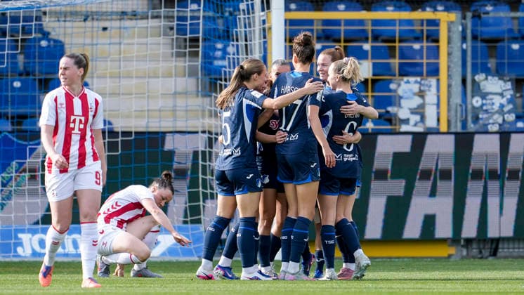 Players of TSG 1899 Hoffenheim, cheer about the goal to 1 0, jubilation, goal celebration, celebrate the goal, goal, celebration, cheers about the goal, rejoice, joy, rejoices, optimistic, positive, game scene, highlight, Action, Action, 27 04 2026, Sinsheim Hoffenheim Germany , Soccer, Google Pixel Women Bundesliga, TSG 1899 Hoffenheim 1 FC Köln, DFB DFL REGULATIONS PROHIBIT ANY USE OF PHOTOGRAPHS AS IMAGE SEQUENCES AND OR QUASI VIDEO xozx