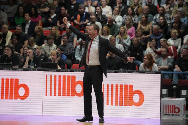 asyCredit Basketball Bundesliga, Matchday 31, Niners Chemnitz BMA365 Bamberg Baskets 27 04 2026 from 20 00 Chemnitz, Chemnitz Arena In the photo Head Couch Anton Gavel easyCredit Basketball Bundesliga, Matchday 31, Niners Chemnitz BMA365 Bamberg Baskets Chemnitz Saxony Germany Copyright: xEHLxMedia MichelxKöhlerx 20262704-Niners Chemnitz-Bamberg Baskets_018