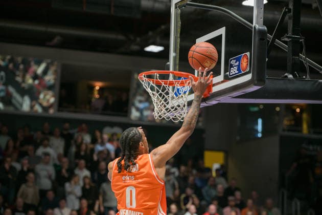 asyCredit Basketball Bundesliga, Matchday 31, Niners Chemnitz BMA365 Bamberg Baskets 27 04 2026 from 20 00 Chemnitz, Chemnitz Arena In photo Kevin Yebo 0 easyCredit Basketball Bundesliga, Matchday 31, Niners Chemnitz BMA365 Bamberg Baskets Chemnitz Saxony Germany Copyright: xEHLxMedia MichelxKöhlerx 20262704-Niners Chemnitz-Bamberg Baskets_019