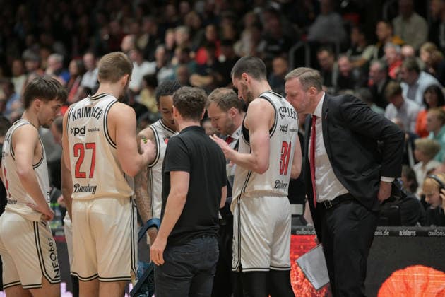 asyCredit Basketball Bundesliga, Matchday 31, Niners Chemnitz BMA365 Bamberg Baskets 27 04 2026 from 20 Copyright: xEHLxMedia MichelxKöhlerx 20262704-Niners Chemnitz-Bamberg Baskets_025
