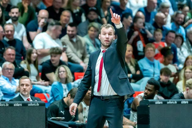 Chemnitz, Germany 27 April 2026 1 BBL 2025 2026 Sp 31 Niners Chemnitz vs Bamberg Baskets In the picture Head Coach Anton Gavel BMA Copyright: xFotostandx xNachtigallx