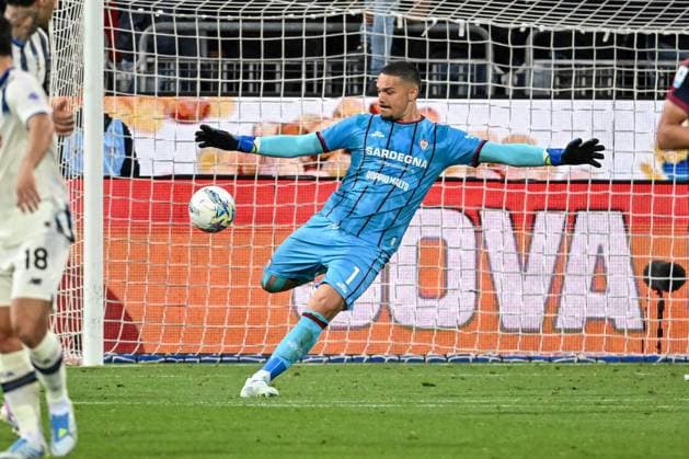 Elia Caprile of Cagliari Calcio during Cagliari Calcio vs Atalanta BC, Italian soccer Serie A match in Cagliari, Italy, April 27 2026  Copyright: xLuigixCanu IPAxSportx xipa-agency.netx xx IPA_74278196 IPA_Agency_IPA74278196