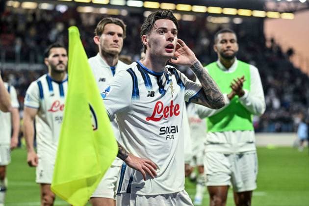Nicola Zalewski of Atalanta, Ritratto, Delusione, Delusion, Postgame, during Cagliari Calcio vs Atalanta BC, Italian soccer Serie A match in Cagliari, Italy, April 27 2026  Copyright: xLuigixCanu IPAxSportx xipa-agency.netx xx IPA_74278304 IPA_Agency_IPA74278304