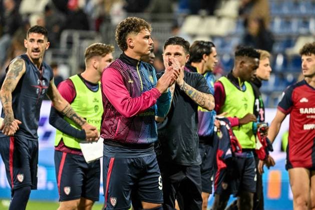 Postgame, Sebastiano Esposito of Cagliari Calcio, Fabio Pisacane Head Coach of Cagliari Calcio during Cagliari Calcio vs Atalanta BC, Italian soccer Serie A match in Cagliari, Italy, April 27 2026  Copyright: xLuigixCanu IPAxSportx xipa-agency.netx xx IPA_74278340 IPA_Agency_IPA74278340