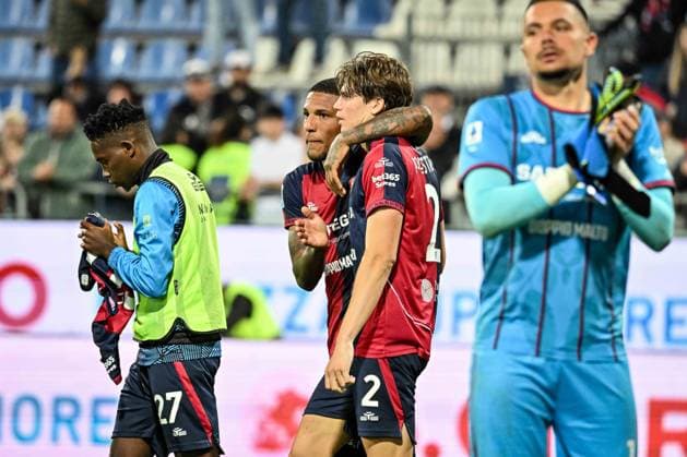Postgame, Michael Folorunsho of Cagliari Calcio, Marco Palestra of Cagliari Calcio during Cagliari Calcio vs Atalanta BC, Italian soccer Serie A match in Cagliari, Italy, April 27 2026  Copyright: xLuigixCanu IPAxSportx xipa-agency.netx xx IPA_74278344 IPA_Agency_IPA74278344