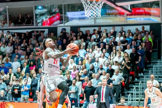 Chemnitz, Germany 27 April 2026 1 BBL 2025 2026 Sp 31 Niners Chemnitz vs Bamberg Baskets In the picture Cobe Williams BMA goes for a dunk Copyright: xFotostandx xNachtigallx