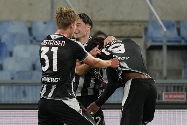 Kingsley Ehizibue of Udinese Calcio celebrates with team mates after scoring the goal of 0-1 during the Serie A 2025 2026 football match between SS Lazio and Udinese Calcio at Stadio Olimpico in Rome (Italy), April 27, 2026. AntoniettaxBaldassarre