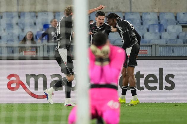 Kingsley Ehizibue of Udinese Calcio celebrates with team mates after scoring the goal of 0-1 during the Serie A 2025 2026 football match between SS Lazio and Udinese Calcio at Stadio Olimpico in Rome (Italy), April 27, 2026. AntoniettaxBaldassarre