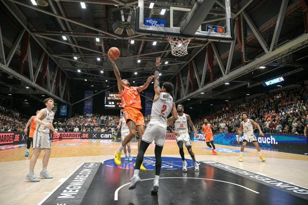 asyCredit Basketball Bundesliga, Matchday 31, Niners Chemnitz BMA365 Bamberg Baskets 27 04 2026 from 20 00 Chemnitz, Chemnitz Arena In photo Kevin Yebo 0 , Ibrahim Ibi Watson 2 easyCredit Basketball Bundesliga, Matchday 31, Niners Chemnitz BMA365 Bamberg Baskets Chemnitz Saxony Germany Copyright: xEHLxMedia MichelxKöhlerx 20262704-Niners Chemnitz-Bamberg Baskets_041
