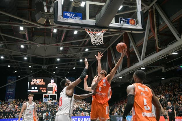 asyCredit Basketball Bundesliga, Matchday 31, Niners Chemnitz BMA365 Bamberg Baskets 27 04 2026 from 20 00 hrs Chemnitz, Chemnitz Arena In the photo Kevin Yebo 0 , Cory Davis 5 , Adrian PetkoviÄ‡ 15 easyCredit Basketball Bundesliga, Matchday 31, Niners Chemnitz BMA365 Bamberg Baskets Chemnitz Saxony Germany Copyright: xEHLxMedia MichelxKöhlerx 20262704-Niners Chemnitz-Bamberg Baskets_043