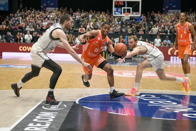 asyCredit Basketball Bundesliga, Matchday 31, Niners Chemnitz BMA365 Bamberg Baskets 27 04 2026 from 20 Copyright: xEHLxMedia MichelxKöhlerx 20262704-Niners Chemnitz-Bamberg Baskets_044