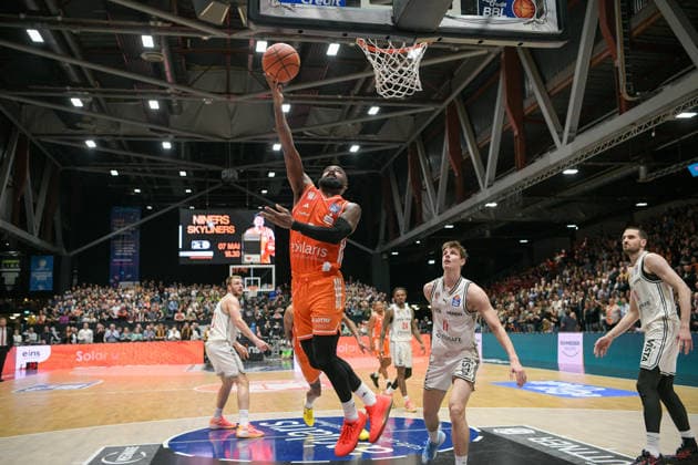 asyCredit Basketball Bundesliga, Matchday 31, Niners Chemnitz BMA365 Bamberg Baskets 27 04 2026 from 20 Copyright: xEHLxMedia MichelxKöhlerx 20262704-Niners Chemnitz-Bamberg Baskets_046
