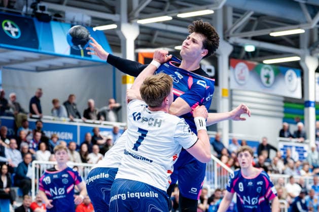 Dormagen, 27 04 2026, Handball, Men, 2 Bundesliga, Matchday 29, 2025 2026 TSV Bayer Dormagen 1 VFL Potsdam Luca Krist TSV Bayer Dormagen, 2 throwing from behind