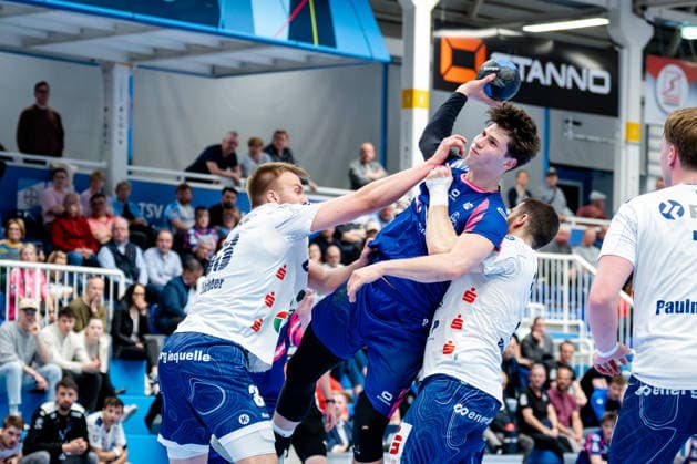 Dormagen, 27 04 2026, Handball, Men, 2 Bundesliga, Matchday 29, 2025 2026 TSV Bayer Dormagen 1 VFL Potsdam Luca Krist TSV Bayer Dormagen, 2 in duel