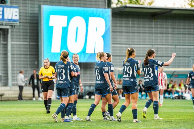 Germany Soccer Google Pixel Women Bundesliga 2025 2026 , 23 Matchday TSG Hoffenheim Women vs 1 FC Cologne Women Dietmar Hopp Stadion Hoffenheim Team, Cheering, Goal celebration, Emotions, Gestures, Gesture Copyright: xBennetxLongx