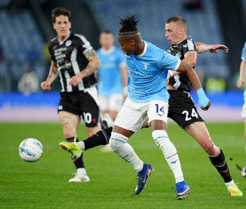 SS Lazio v Udinese Calcio - Serie A Enilive Jakub Piotrowski of Udinese Calcio and Tijjani Noslin of SS Lazio compete for the ball during the serie Serie A Enilive match between SS Lazio and Udinese Calcio at Olimpico on April 27, 2026 in Rome, Italy Rome Stadio Olimpico Lazio Italy Copyright: xGiuseppexMaffiax 260427_SerieA_Lazio-Udinese_GM_05060