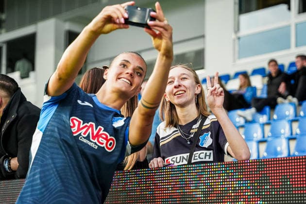 Germany Soccer Google Pixel Women Bundesliga 2025 2026 , 23 Matchday TSG Hoffenheim Women vs 1 FC Cologne Women Dietmar Hopp Stadion Hoffenheim Selina Cerci TSG Hoffenheim Women, 29 , Fans, after the match, emotions, facial expressions, gestures, gesture Copyright: xBennetxLongx