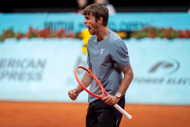 Mutua Madrid Open - Day Eight MADRID, SPAIN - APRIL 27: Flavio Cobolli of Italy celebrates winning a point against Adolfo Daniel Vallejo of Paraguay during their MenÕs Singles Round of 32 match during the Mutua Madrid Open 2026 tournament celebrated at La Caja Magica on April 27, 2026 in Madrid, Spain. Madrid La Caja Magica Madrid Spain Copyright: xAlbertoxGardinx AGardin_20260427_Tennis_Madrid_Day8_0668