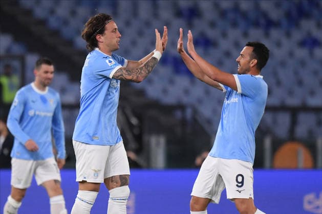 Foto IPP Luciano Adriani Roma 27 04 2026 Campionato di calcio Serie A Tim 2025-2026 Lazio vs Udinese Nella foto: Luca Pellegrini esulta dopo il gol segnato con Pedro a destra Italy Photo Press - World Copyright Roma italy Italia ITALY  Copyright: xR4924_italyphotopressx