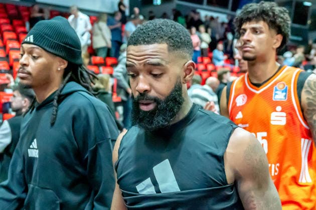 Chemnitz, Germany 27 April 2026 1 BBL 2025 2026 Sp 31 Niners Chemnitz vs Bamberg Baskets In the picture Corey Davis 99 2 v li unhappy about the home defeat Copyright: xFotostandx xNachtigallx