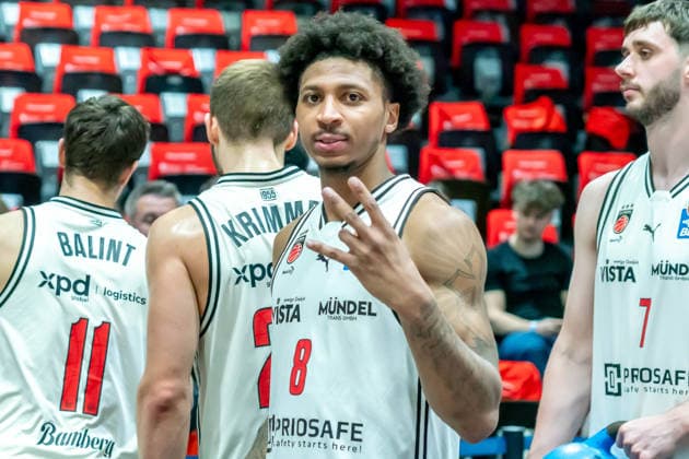 Chemnitz, Germany 27 April 2026 1 BBL 2025 2026 Sp 31 Niners Chemnitz vs Bamberg Baskets In the picture Demarcus Demonia BMA celebrates the victory in Chemnitz Copyright: xFotostandx xNachtigallx